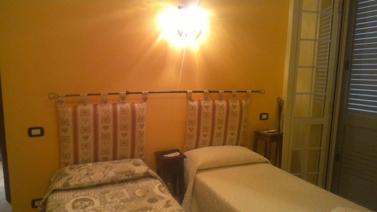La Bella Ninfa Bed & Breakfast Sermoneta Luaran gambar